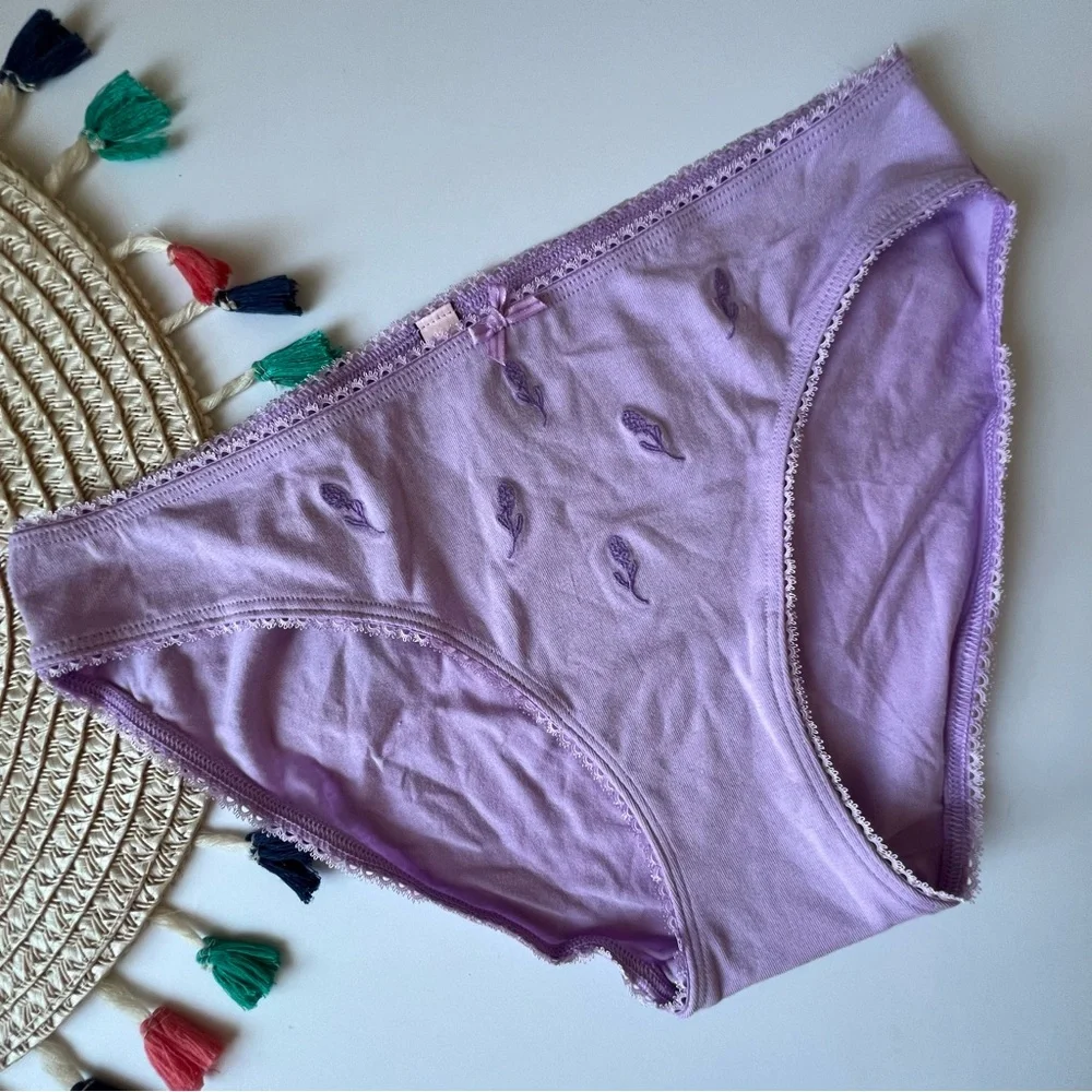 Victoria's Secret Stretch Cotton Embroidered Bikini Panty Lilac Lavender M NEW